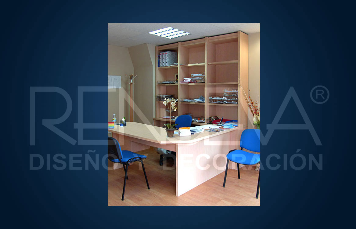 Conjunto mueble + mesa de despacho a medida en oficina