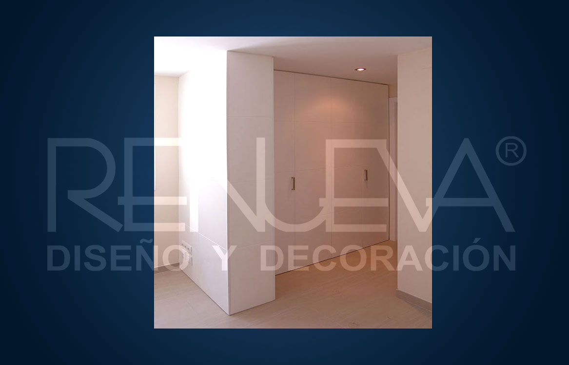 Armario plegable VT lacado blanco + revestimiento lateral y pilar