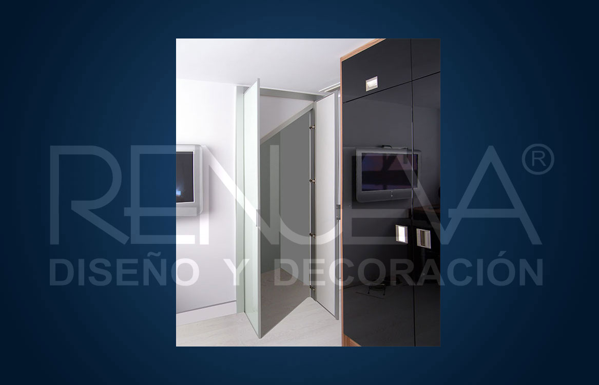 Armario abatible en hueco de escalera camuflado - vidrio lacobel + aluminio plata mate
