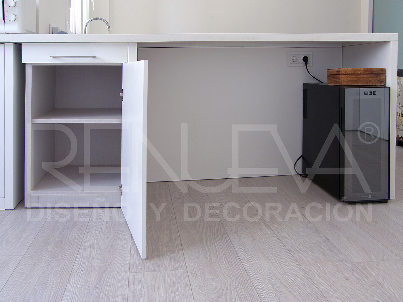Barra y mueble extraible bajo encimera