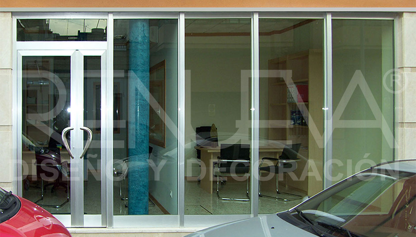 Escaparate con vidrio de seguridad