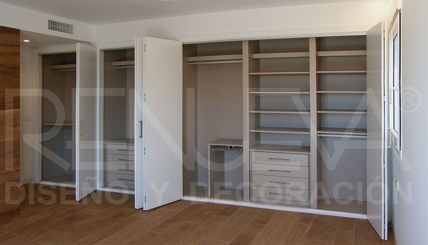 Interior de armario RENUEVA con cajonera y pantalonero