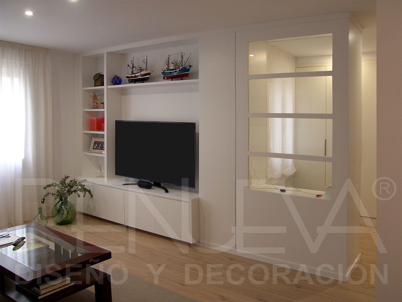 Mueble televisión y librería en salón